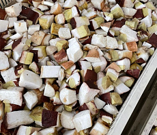 Грибы белые резаные кубик, замороженные (мешок 20 кг)